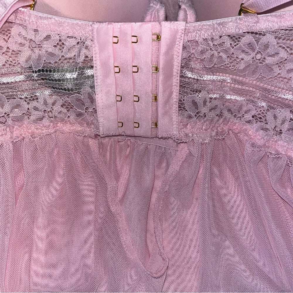 Daisy Fuentes size small baby pink lingerie top - Picture 7 of 10